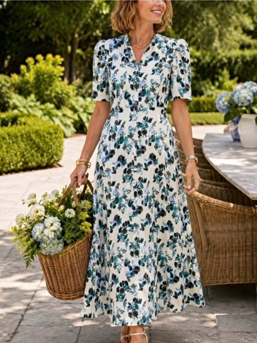 Tuckernuck Hadley Linen Dress Large Blue White Floral Midi V-Neck Short Sleeve